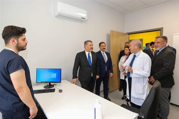 Bakan Koca, Samandağ Semt Polikliniği’ni ziyaret etti