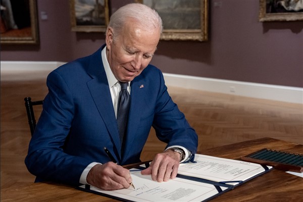 Biden: Milyonlarca öğrenci borcunu daha iptal edecek yeni planları açıklıyoruz