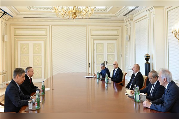 İlham Aliyev, Rusya’nın Sankt-Peterburg şehrinin valisini kabul etti