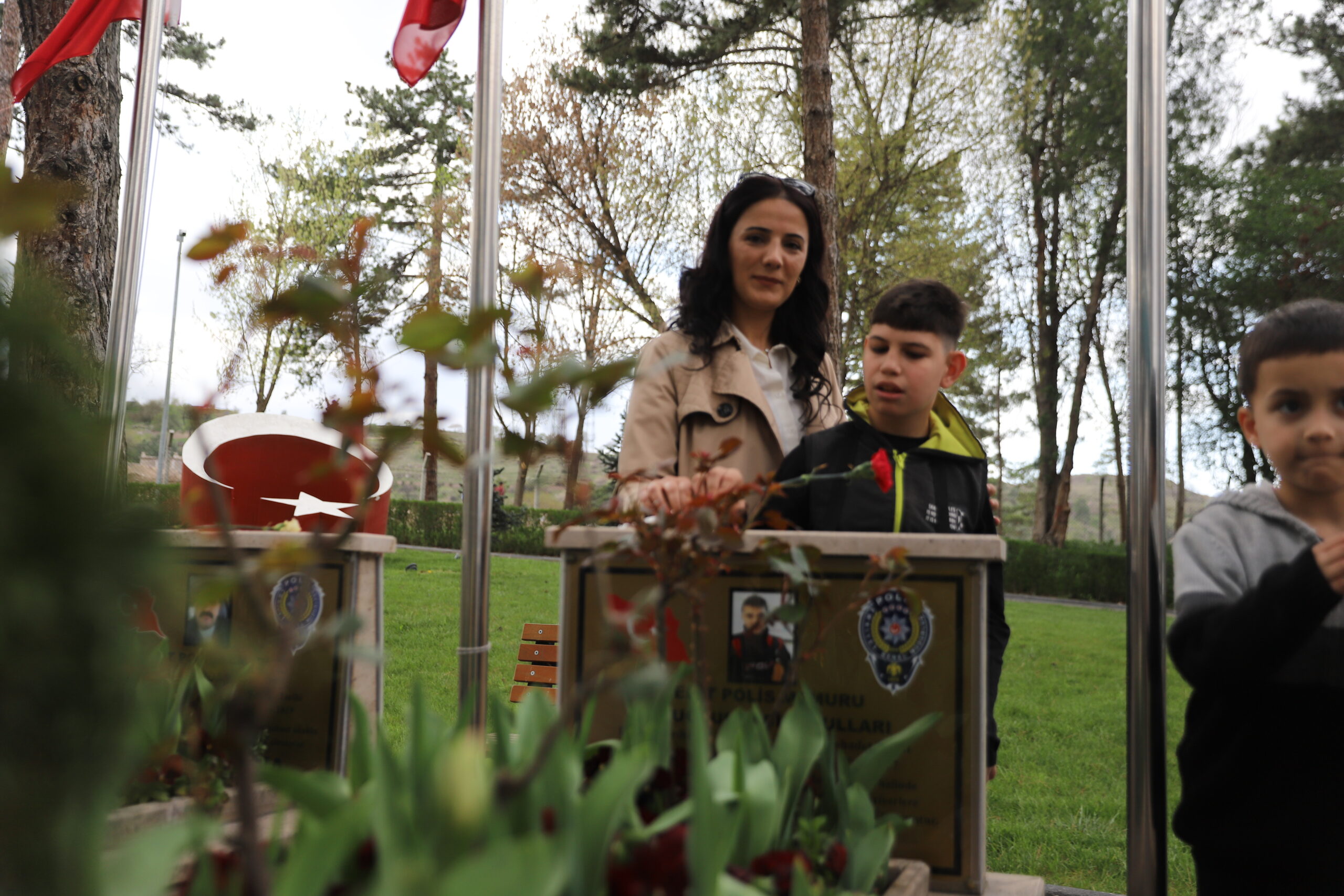 Kayserili özel öğrenciler Kayseri Polis Şehitliği’ni ziyaret etti