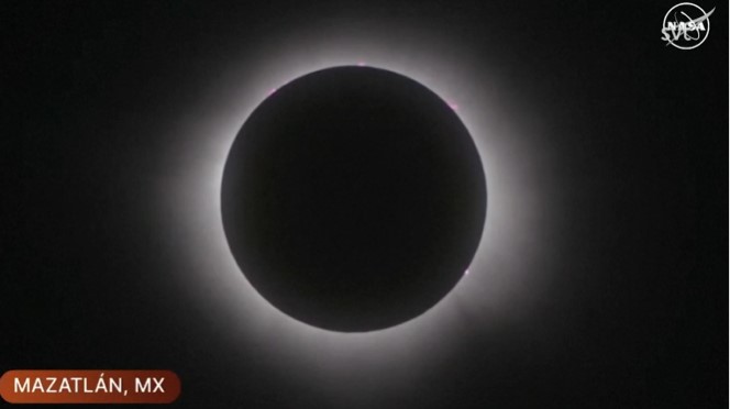 Kuzey Amerika’da tam güneş tutulması gerçekleşti