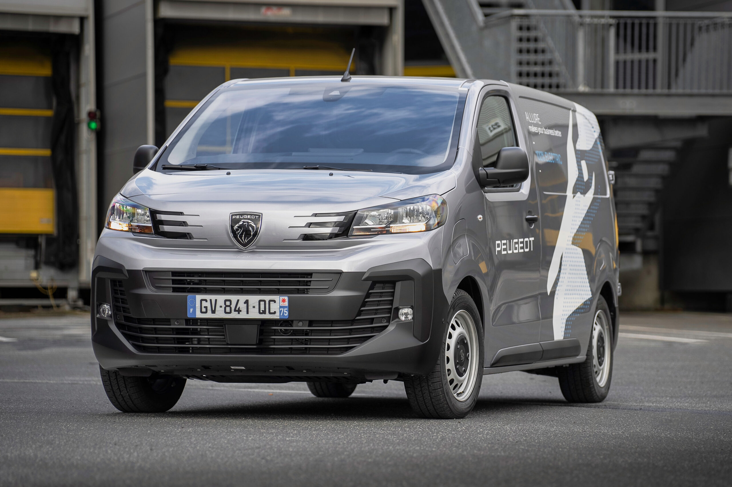 Stellantis Pro One, Hysetco’ya hidrojenli araçların teslimatına başladı