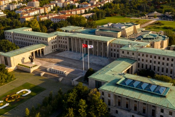 TBMM Başkanı Kurtulmuş, Yıldırım Akbulut’u andı