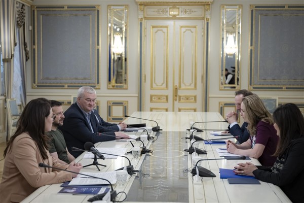 Ukrayna Devlet Başkanı Zelenski, IOM Genel Direktörü Pope ile bir araya geldi