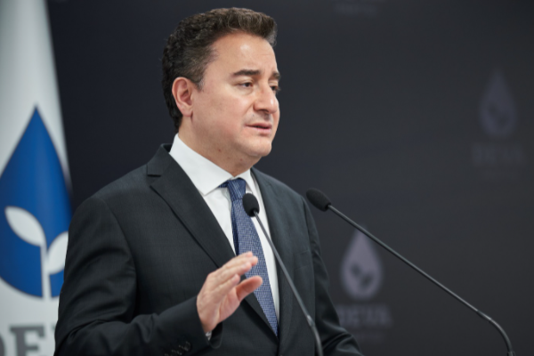 Ali Babacan, DIKTIO toplantısı için Atina’da