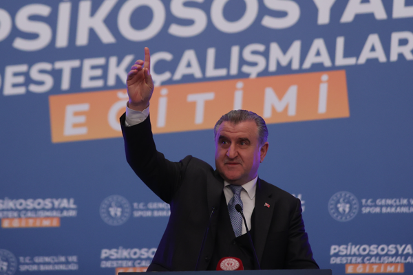 Bakan Bak’tan Beşiktaş Safi Çimento’ya tebrik