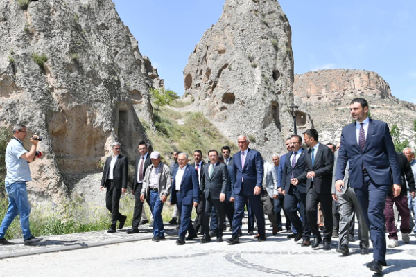 Bakan Ersoy’dan Kayseri’deki Soğanlı Vadisi’nde inceleme