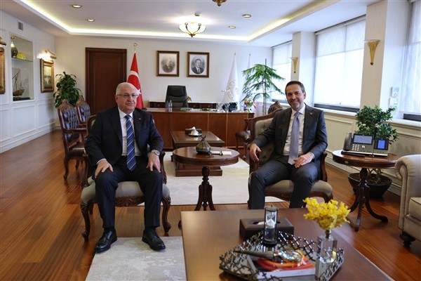 Bakan Güler, Bakan Bayraktar ile görüşme gerçekleştirdi