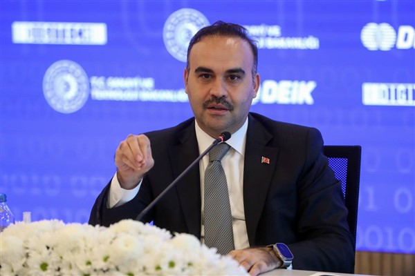 Bakan Kacır, Londra’da yatırım fonu yöneticisi ve teknoloji lideriyle bir araya geldi