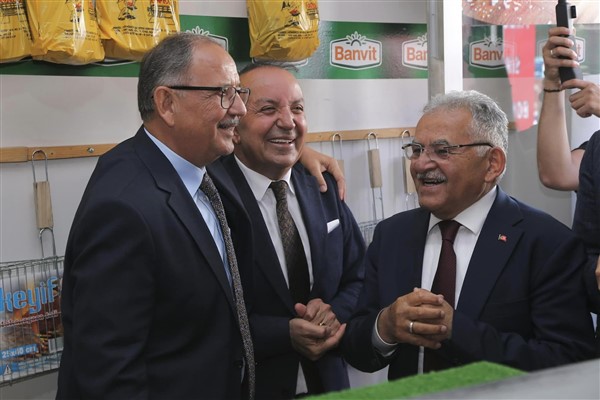 Bakan Özhaseki ve Başkan Büyükkılıç, Pınarbaşı ilçesini ziyaret etti