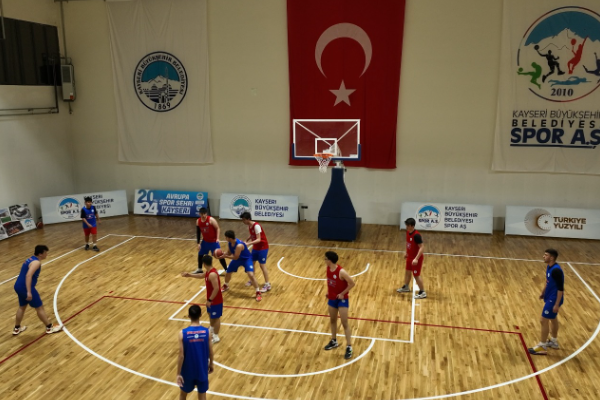 Başkan Büyükkılıç, tüm sporcu ve spor takımlarını Erciyes’e davet etti