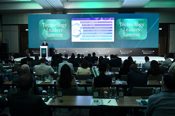 Başkan Ünlüce, Teknoloji Liderleri  Zirvesi’ne katıldı