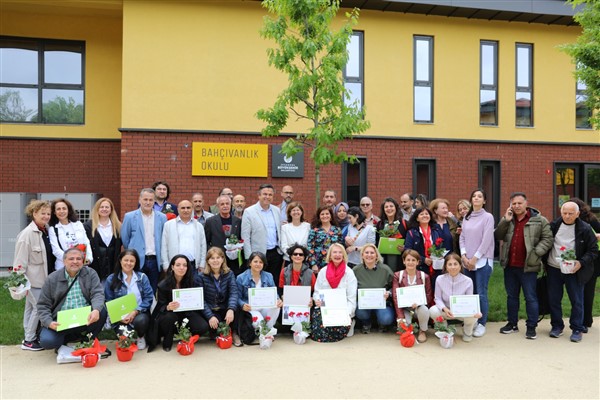 Büyükdere Atatürk Fidanlığı ve Bahçıvanlık Okulu ilk mezunlarını verdi