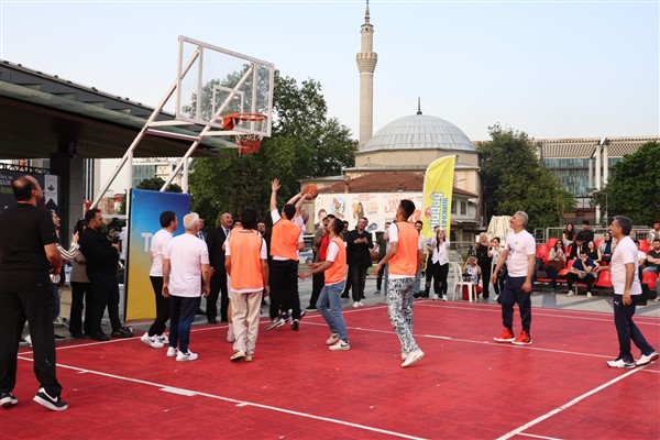 CHP’li başkanlardan basketbol maçı