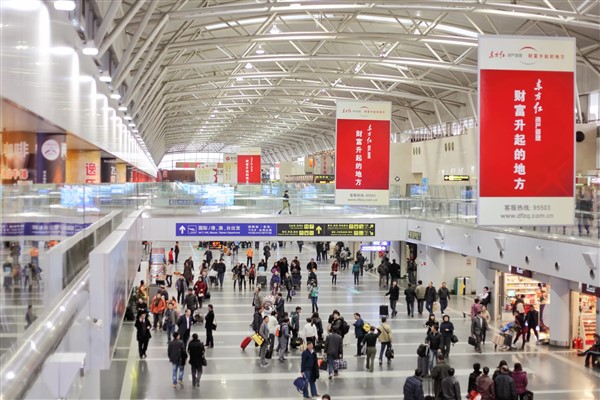 Çin’de uçak ve tren yolcu sayısı hızla artıyor