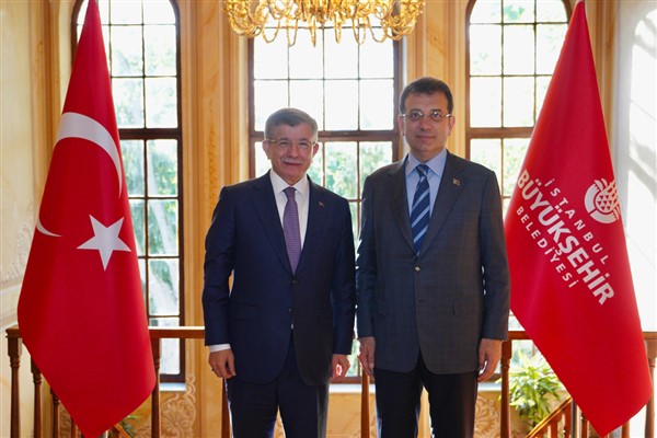 Davutoğlu’ndan İmamoğlu’na tebrik ziyareti