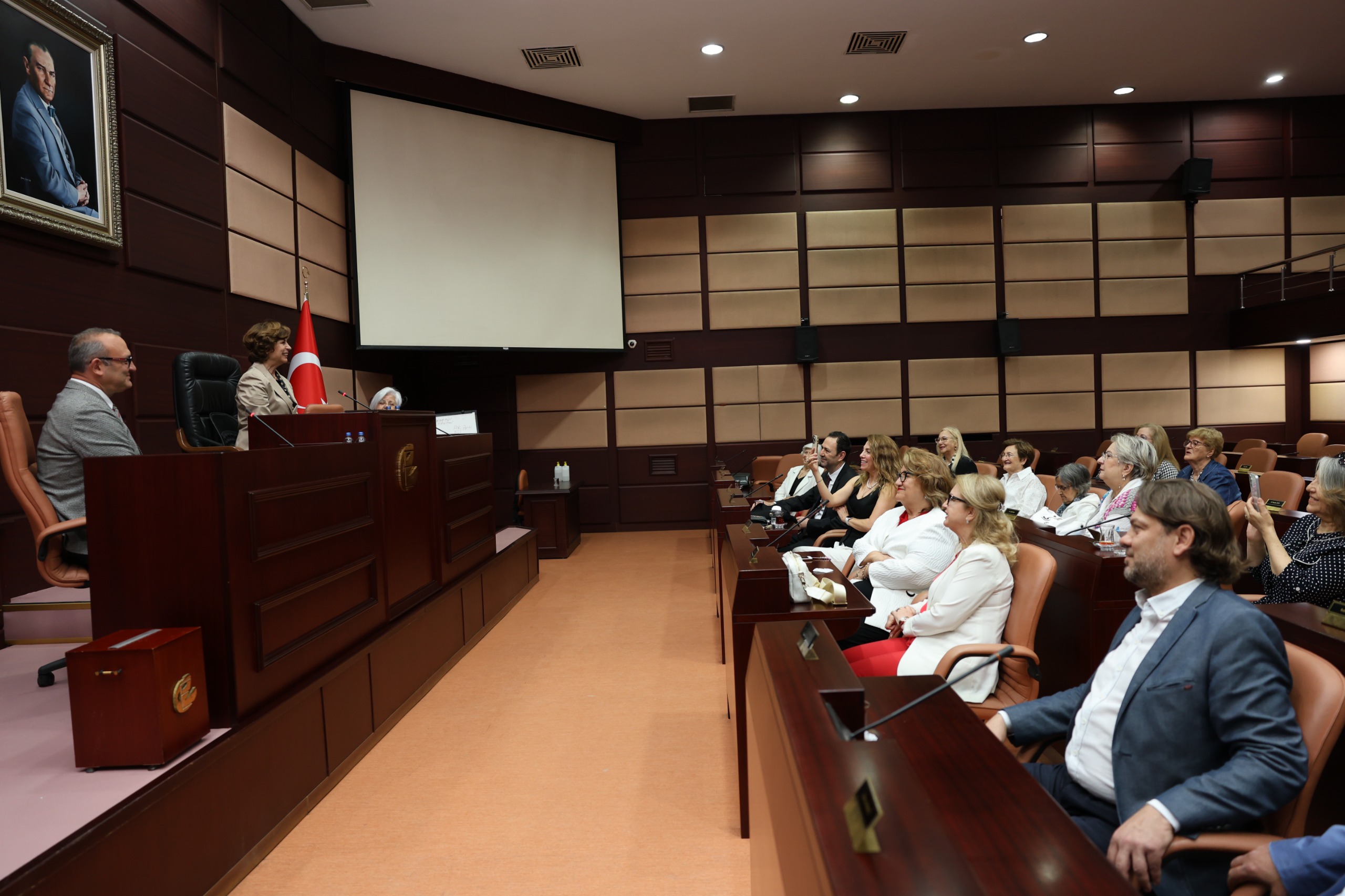 Derneklerden Başkan Ünlüce’ye tebrik ziyareti