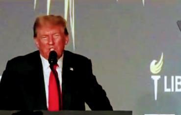 Donald Trump Özgürlükçü Ulusal Kongre’de yuhalandı