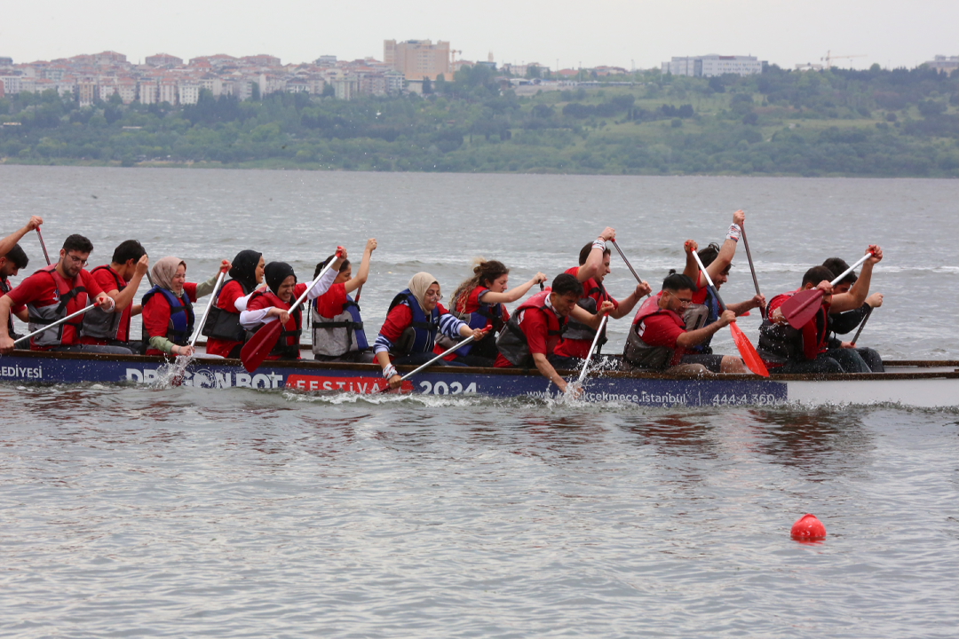 Düzeltme-Küçükçekmece’de ”4. Geleneksel Dragon Boat Festivali” düzenlendi
