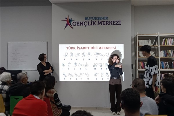 EBB’den “Engelsiz Buluşma ve Günlük Yaşamda İşaret Dili” etkinliği