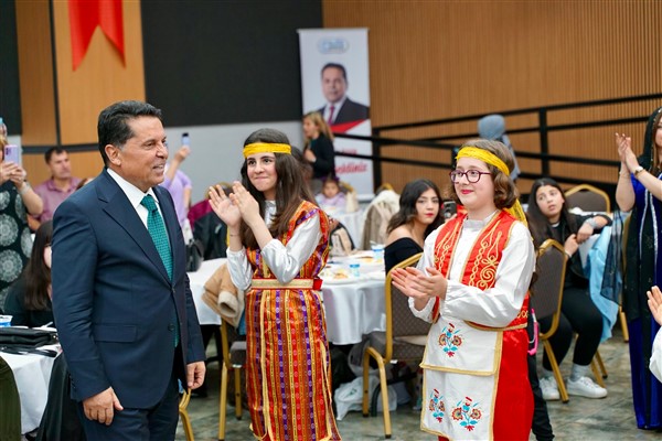 Esenyurt’ta kursiyerler, Sıra Gecesi düzenledi