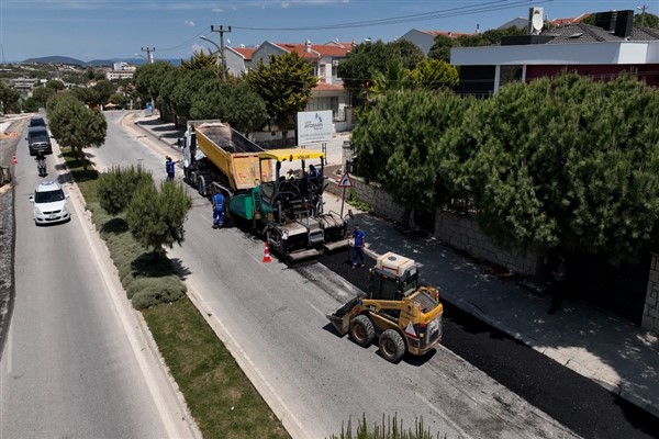 İzmir’de 3 ilçede 14 km yol asfaltlanıyor