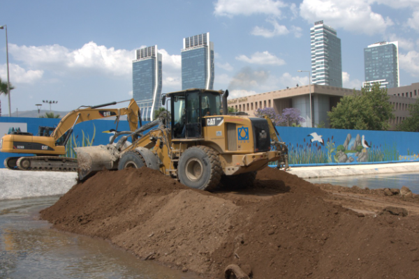 İZSU’dan Manda Çayı’nda temizlik seferberliği