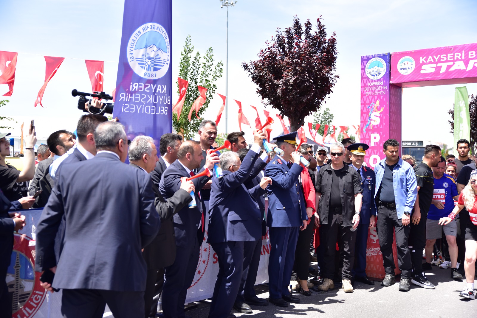 Kayseri’de 19 Mayıs koşusuna 500 kişi katıldı