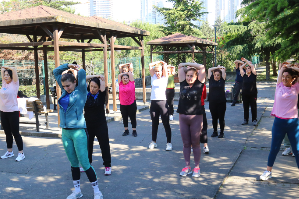 Küçükçekmece’de sabah sporları düzenleniyor