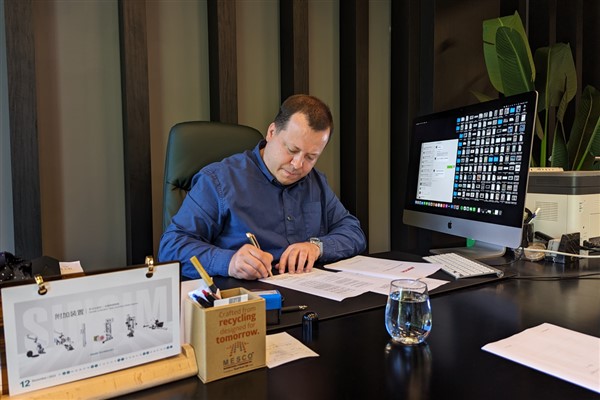 Mimaki Eurasia tekstil segmentindeyeni yetkili bayisi olarak Kar-Des’i duyurdu