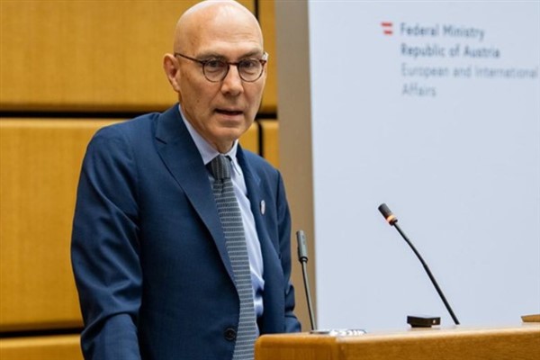 Türk: Yapay zeka kullanımı devam ettikçe evrim geçiriyor