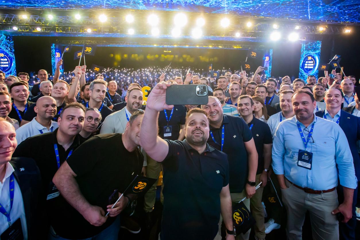 Turkcell 30. yılını iş ortaklarıyla kutladı
