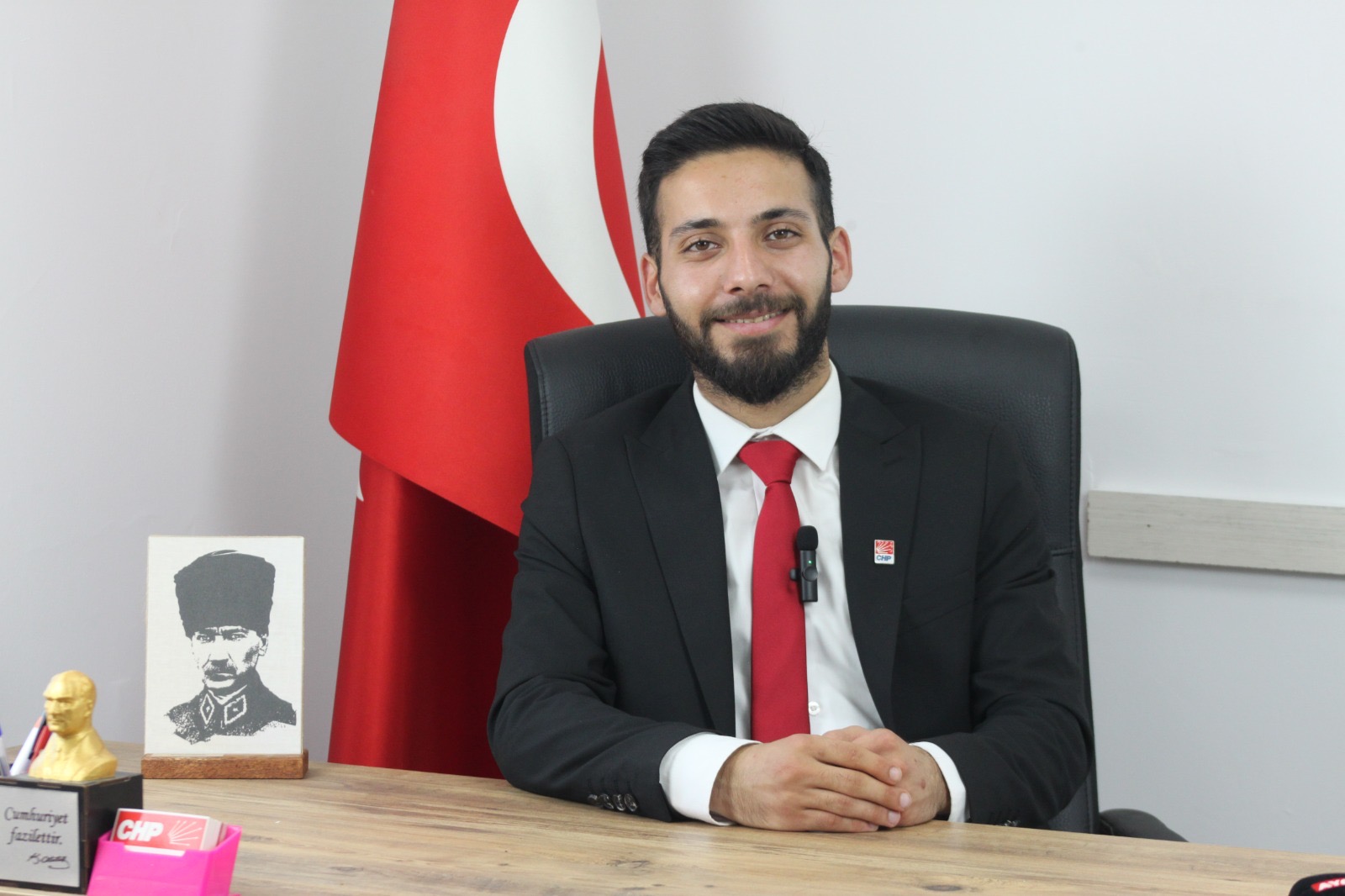 Bedran Özel: Bütün gençleri aktif siyasete davet ediyorum. (Ropörtaj haber)