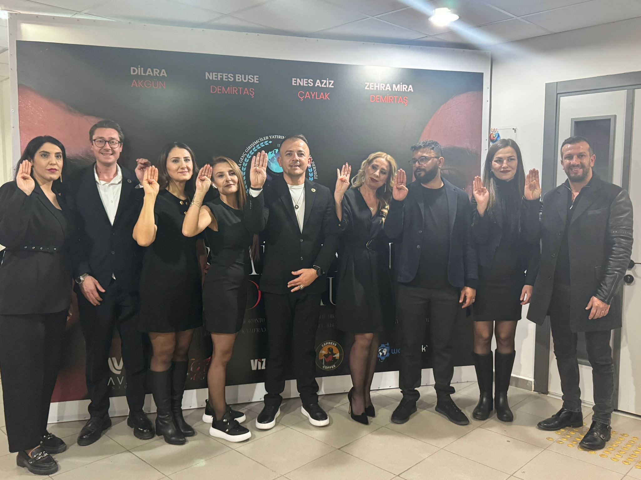 Sesimi Duyan Yok Mu? Gala Gecesindeydim..