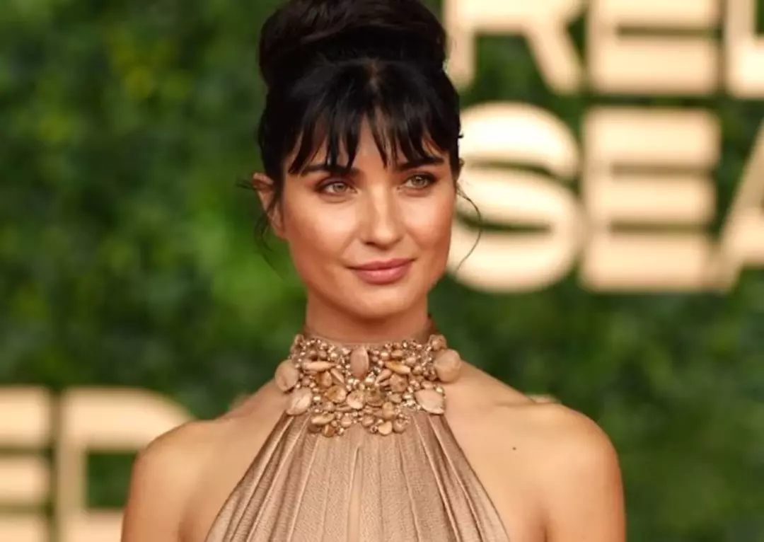 Tuğba Büyüküstün Paris Moda Haftası’na Damga Vurdu!