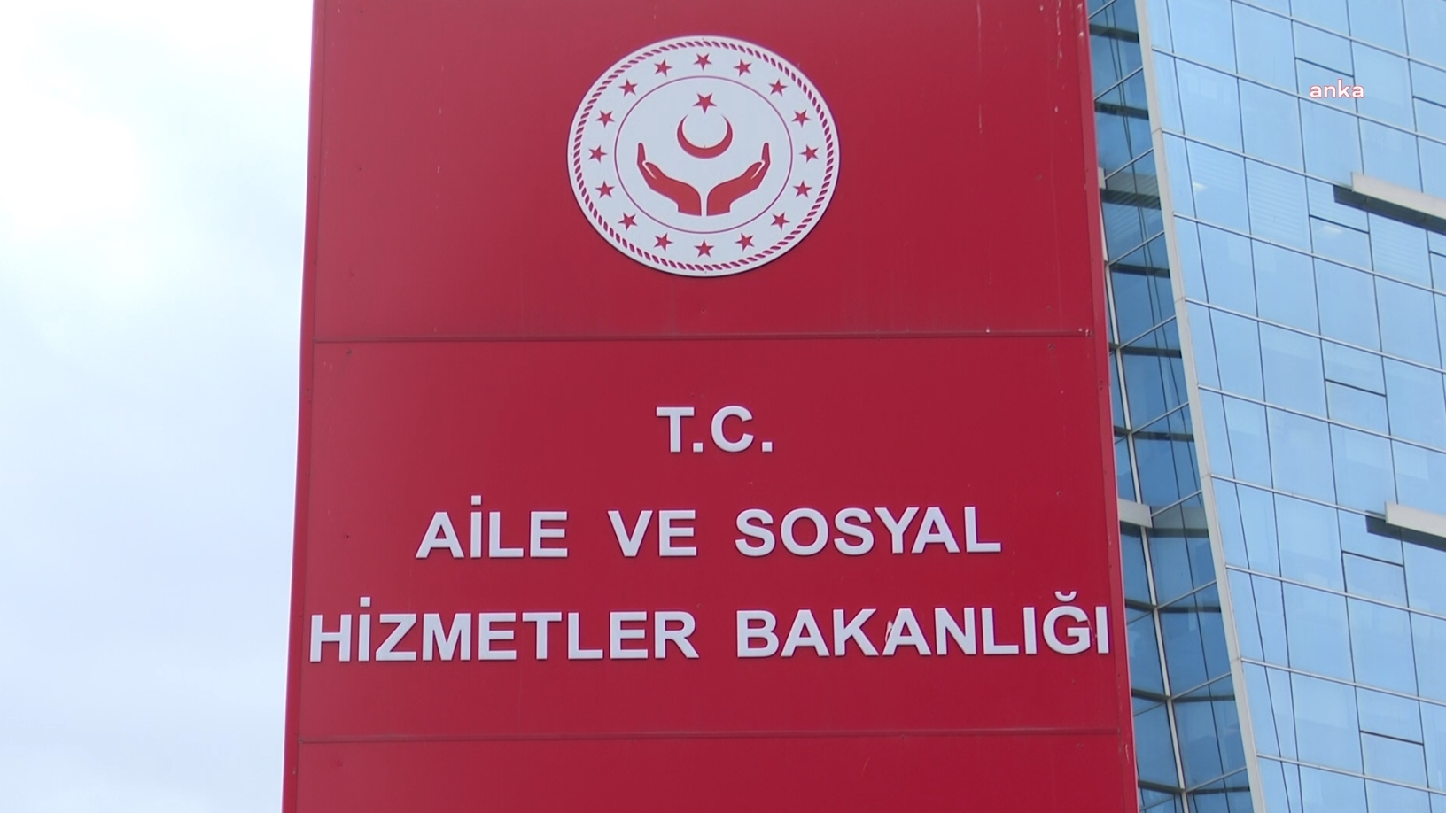 Zonguldak’ta doğum yapan 14 yaşındaki çocuk için Bakanlıktan açıklama geldi: “Çocuğun ve bebeğinin devlet himayesine alınması için işlemler başlatıldı”