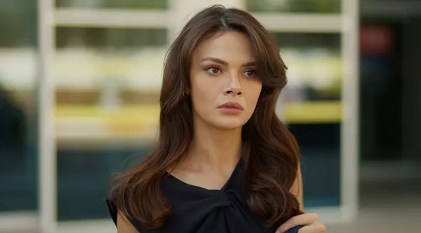 Uzak Şehir Sinem Ünsal Kimdir?