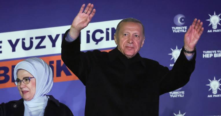 Recep Tayyip Erdoğan Kimdir? Yeniden Aday Olacak mı?