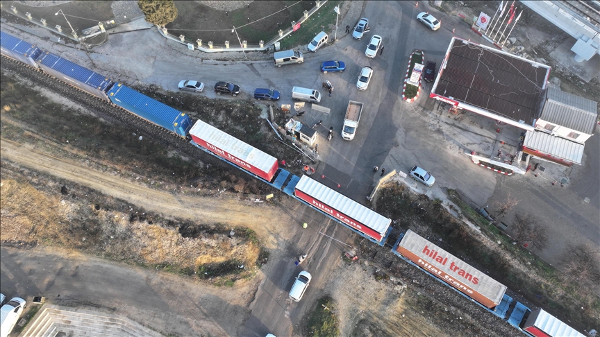 Edirne’de arızalan tren nedeniyle Karağaç’a ulaşım yolu bir süreliğine aktif olamadı