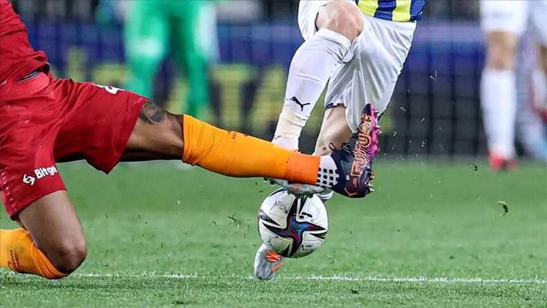 Galatasaray Fenerbahçe Derbisinde İlk Defa Forma Giyecekler