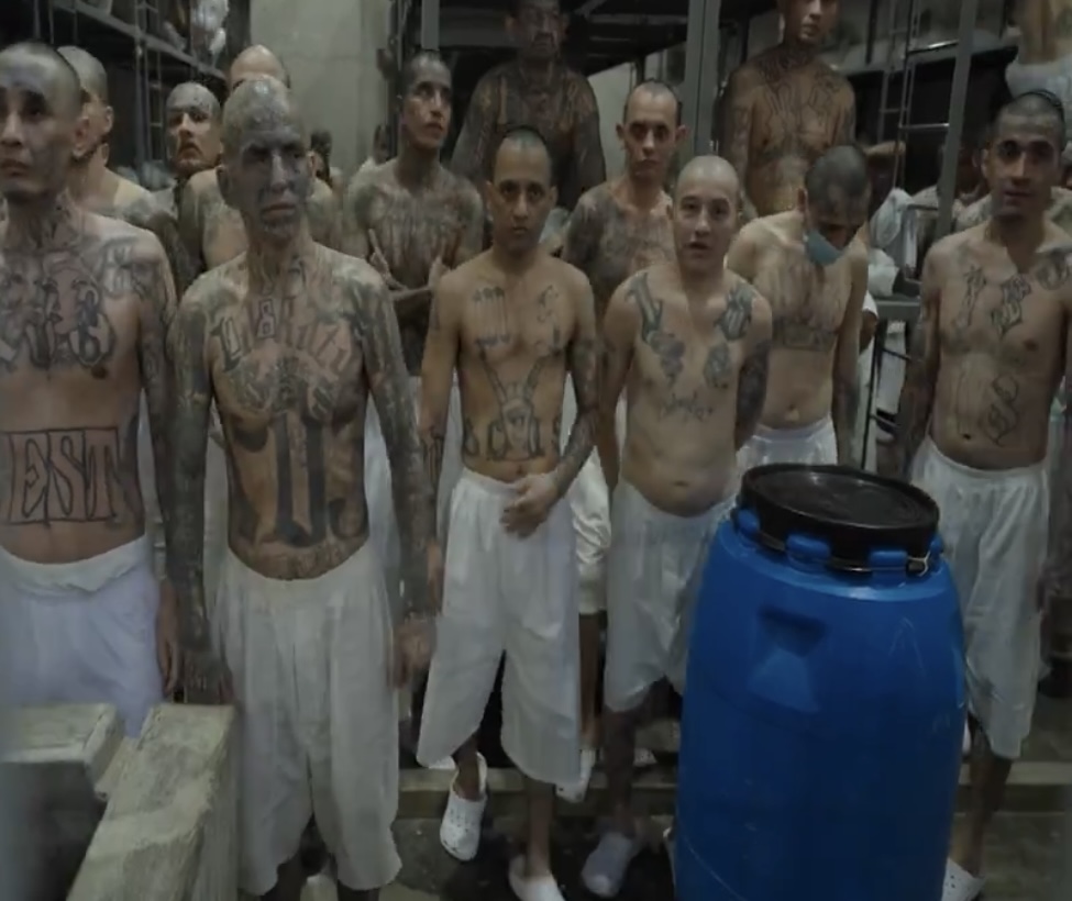 Dünyanın En Korkunç Hapishanesi CECOT