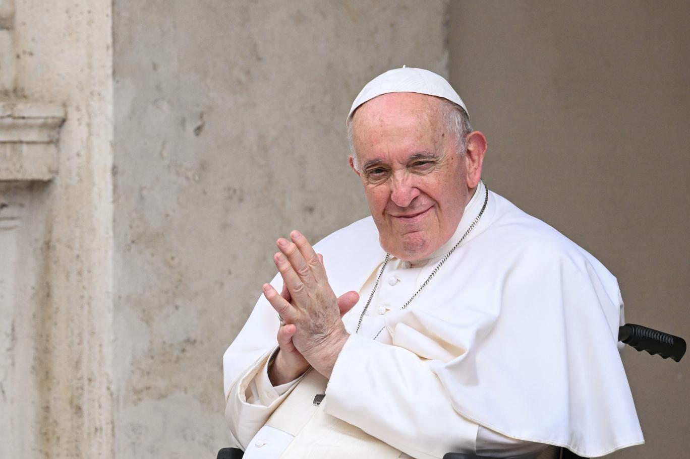 ŞOK İDDİA! PAPA’NIN ÖLÜMÜ SAKLANIYOR MU?