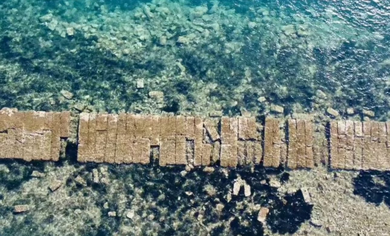 Sular Çekildi Görkemli Kral Yolu Ortaya Çıktı