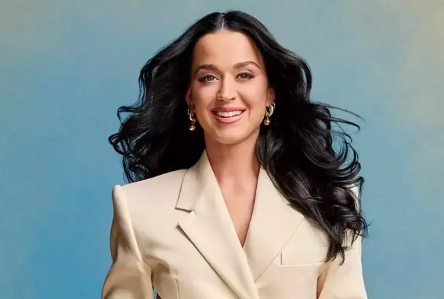 Ünlü Şarkıcı Katy Perry Uzaya Çıkıyor!