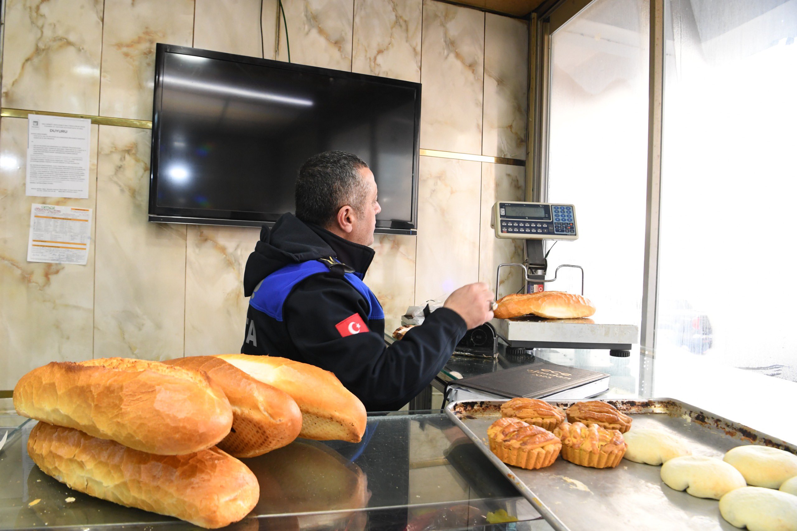 Muş Belediyesi, Halk Sağlığı İçin Market ve Fırınlarda Düzenli Denetimler Yapıyor!