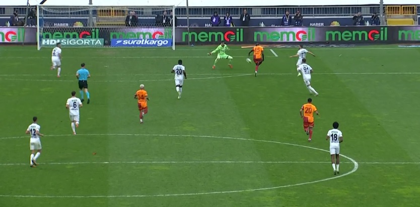 Kasımpaşa Maçında Gol Düellosu G.Saray 3-2 Öne Geçti