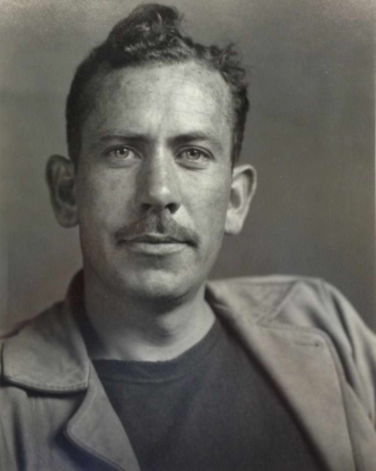 GERÇEKÇİ YAZAR JOHN STEINBECK