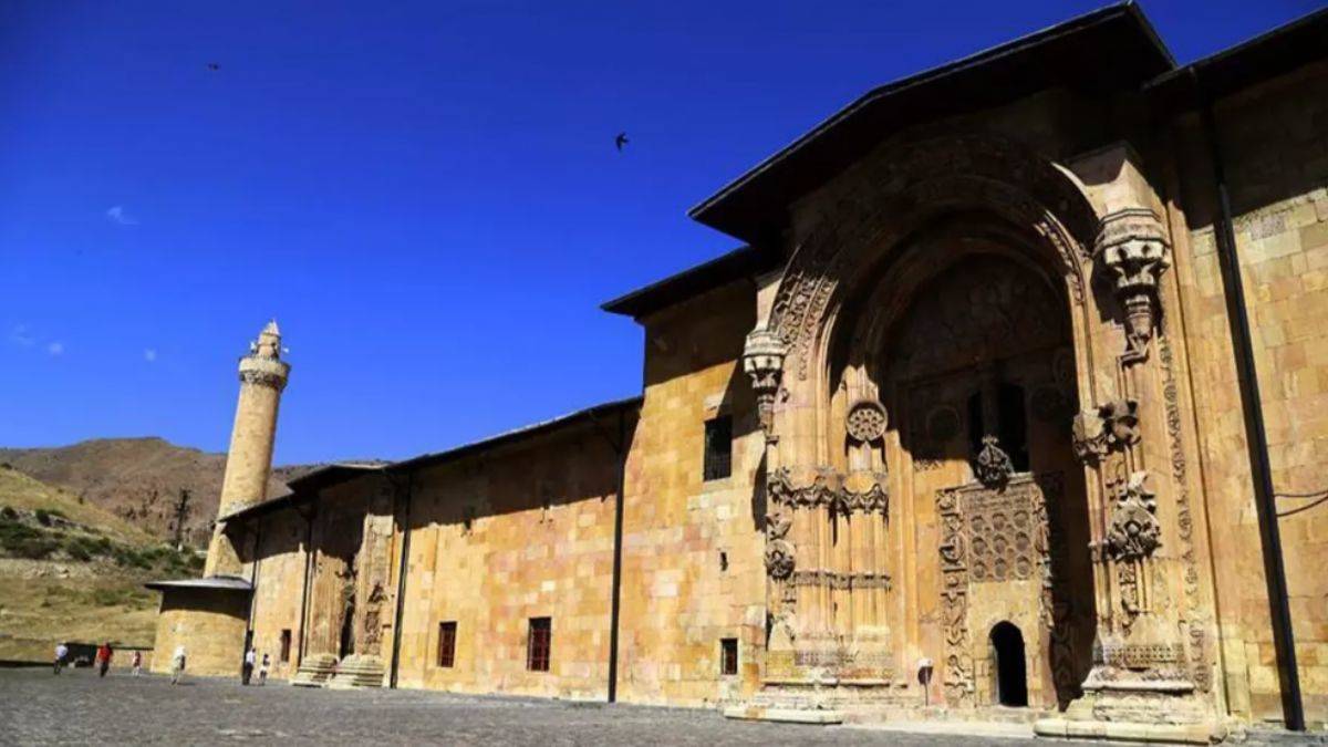 ANADOLU’NUN EN ESKİ CAMİLERİNDEN: SİVAS ULU CAMİ