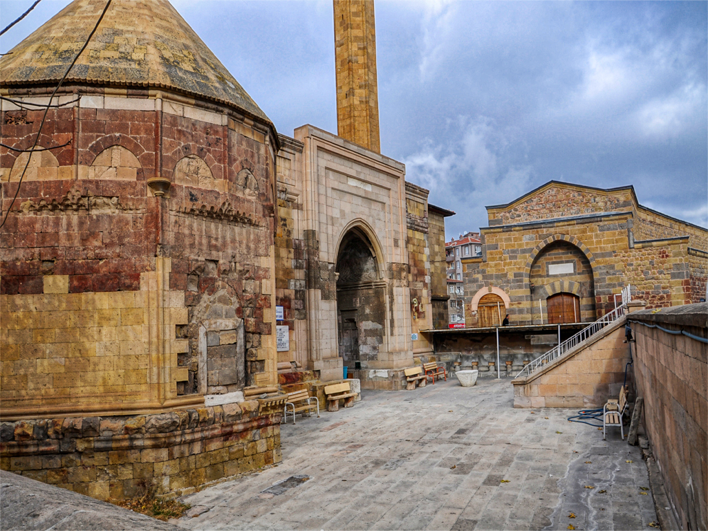 TÜRKİYE’NİN TAŞINAN İLK CAMİSİ : SUNGUR BEY CAMİİ