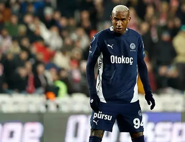 Fenerbahçe Üç Puanı Üç Gol Atarak Aldı